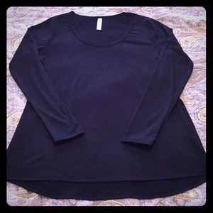 Black Lularoe Lynnae top